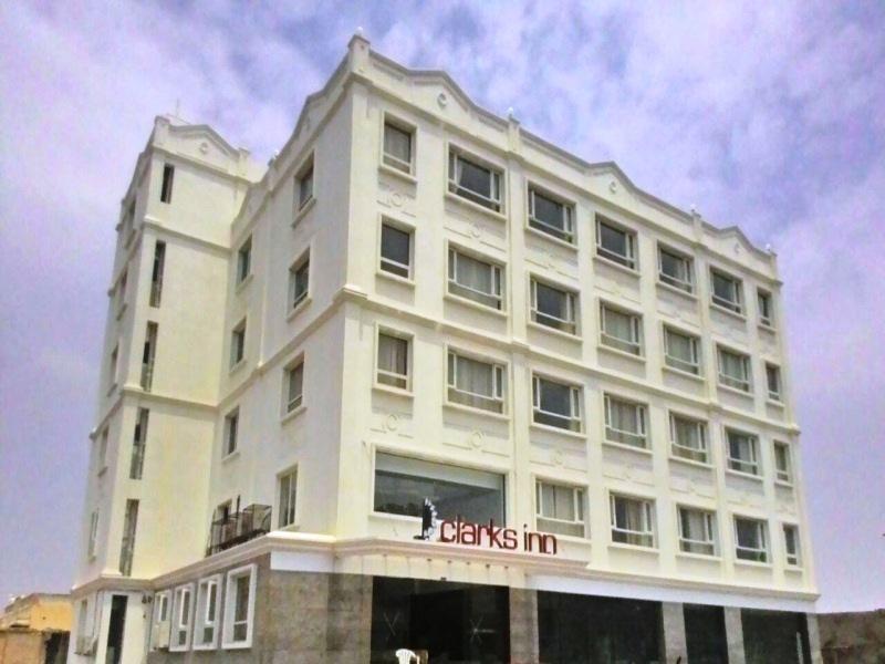 Grand Clarks Inn Бадами Экстерьер фото